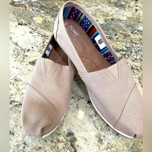 TOMS Classic Alpargata Flat Tan Womens Shoes Size 8.5 W - Picture 2 of 5